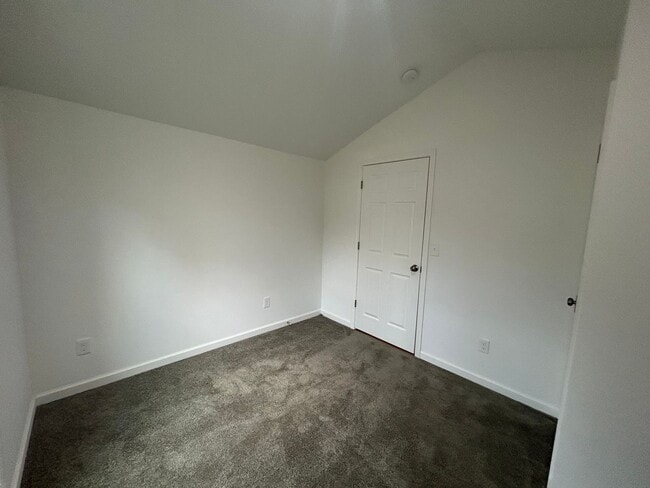 Building Photo - SPECIAL DEAL: $250 OFF FIRST MONTH'S RENT