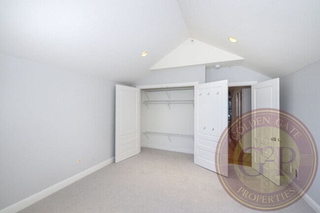 Building Photo - Noe Valley - 4 BR, 3 BA Condo 2,326 Sq. Ft...