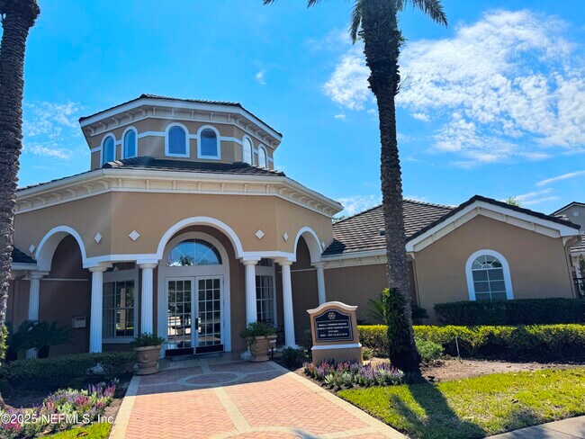 Building Photo - 10075 GATE N Pky