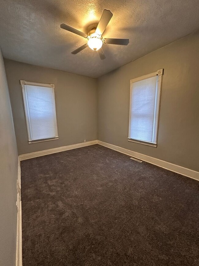 Building Photo - Newly Remodeled Home