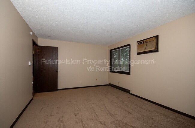 Building Photo - 2224 Oneida St