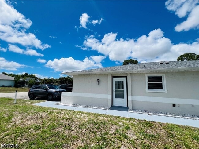 Building Photo - 1406 SE 2nd Pl