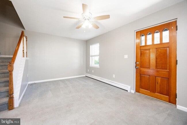 Primary Photo - 561 A St
