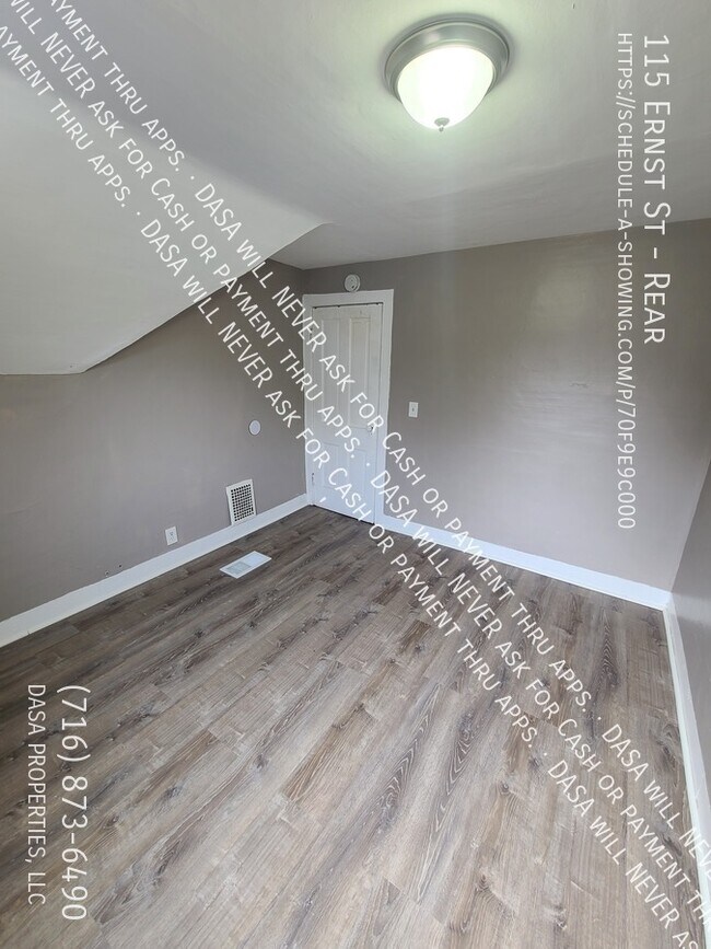 Building Photo - 115 Ernst St
