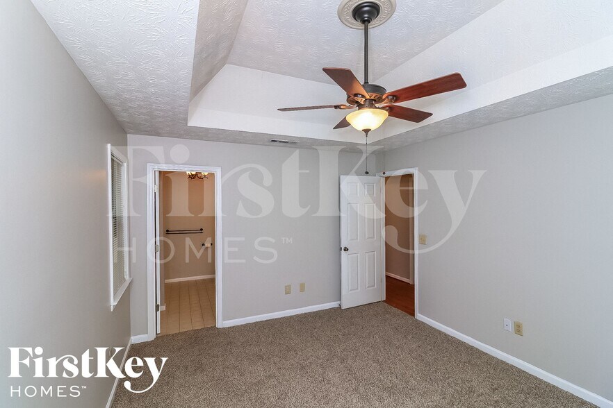 Building Photo - 2905 Navajo Cir