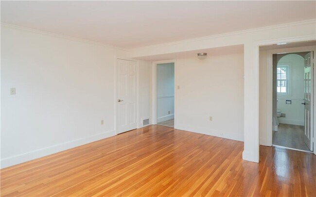 Building Photo - 184 N Fenner Ave