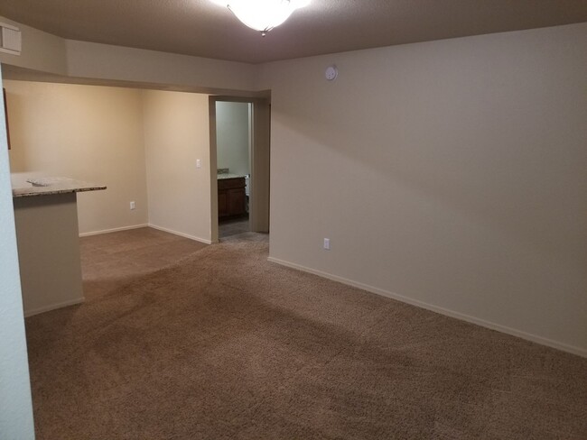 Building Photo - Upgraded West-Flagstaff Condo in the Arbor...