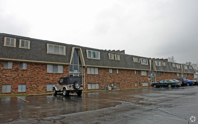 Building Photo - Greene Ridge Court Apartments