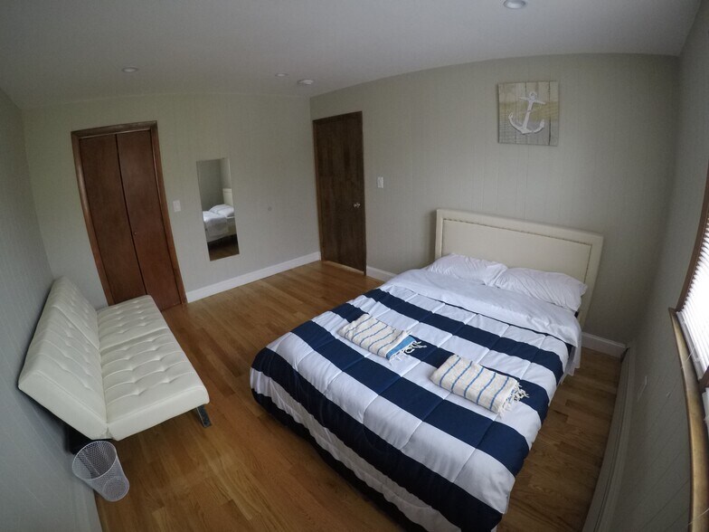 Building Photo - 230 Brookline St