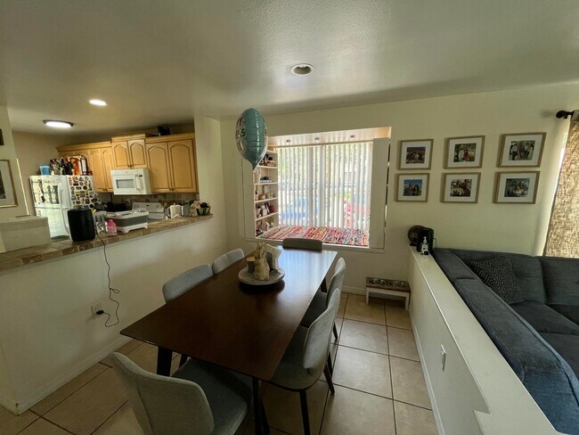 Building Photo - 4751 Via Palm Lakes