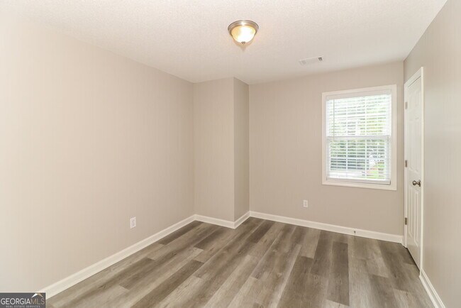Building Photo - 404 Wood Chase Ln