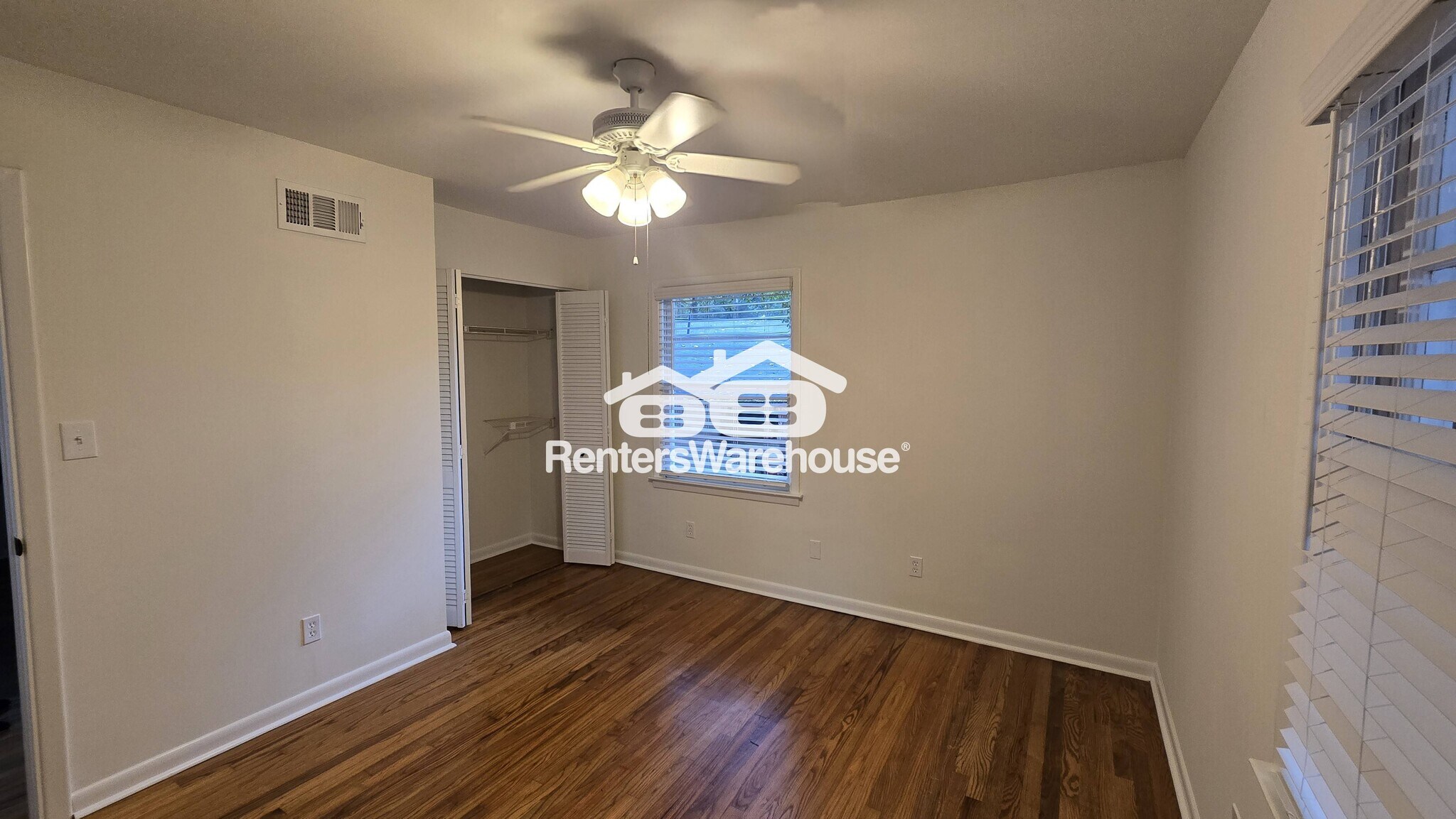 Building Photo - 1108 Greenbriar Cir