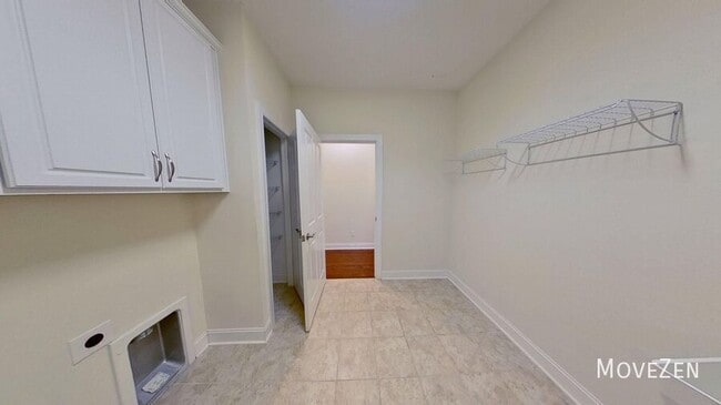 Building Photo - 8011 Parknoll Dr