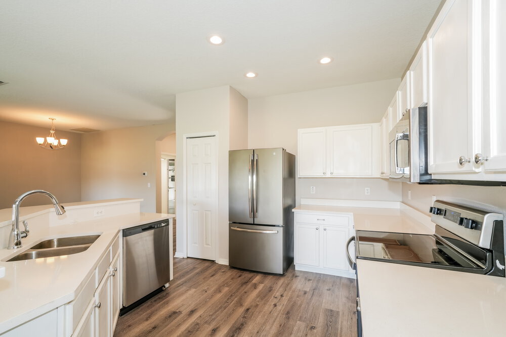 Building Photo - 748 Star Pointe Dr