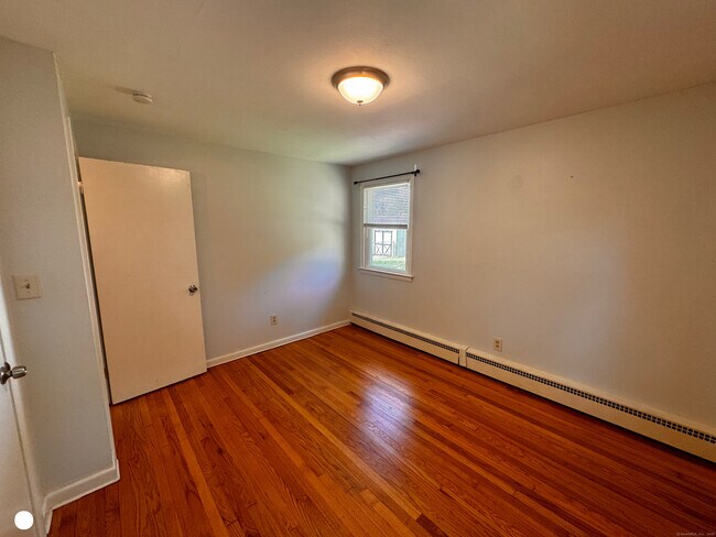Building Photo - 34 Maple Ave