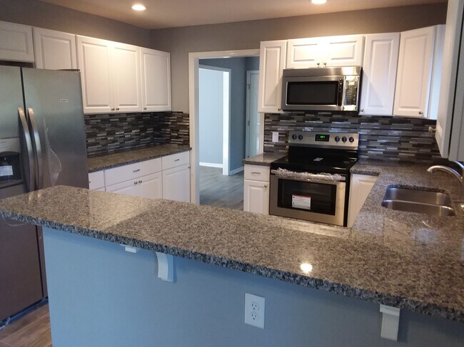 Building Photo - 577 Huckleberry Ln