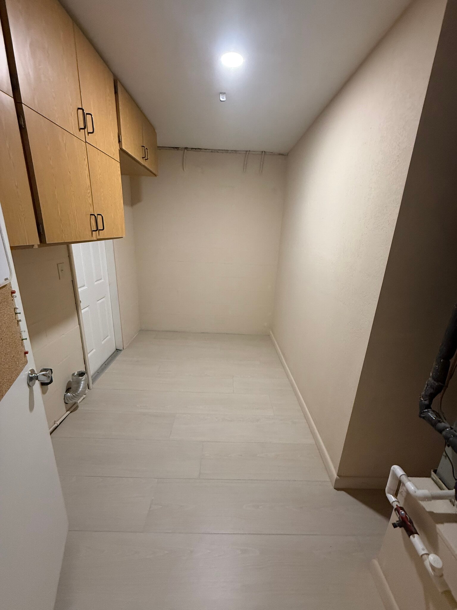 Laundry - 7908 N Woodlynne Ave