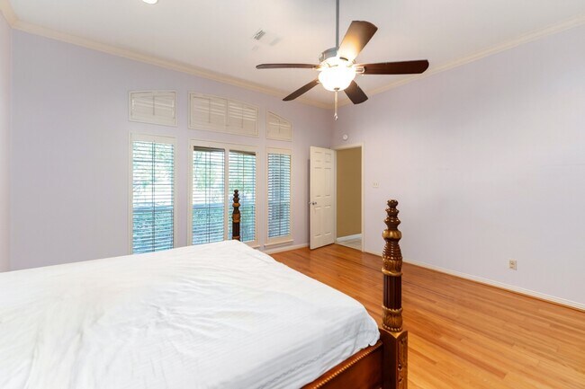 Building Photo - 86 Heathrow Ln