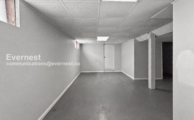 Building Photo - 2 Bed, 2 Bath Home with Garage / Pet-Friendly / Vouchers Accepted / Available Now!