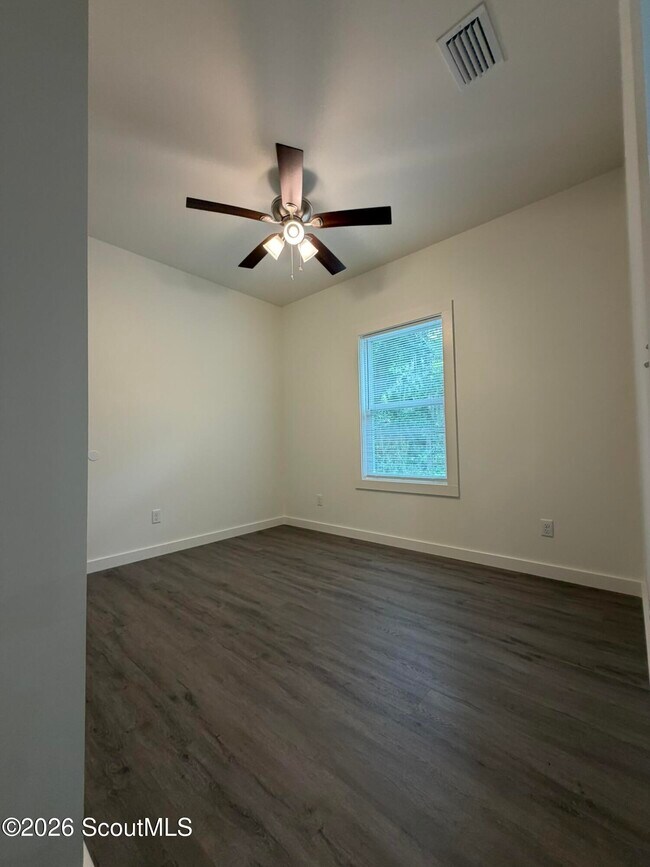 Building Photo - 656 Ridge Rd