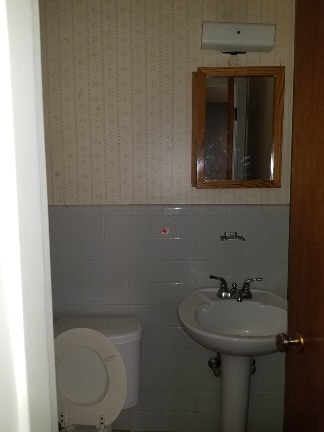 Building Photo - 3132 Charleston Dr