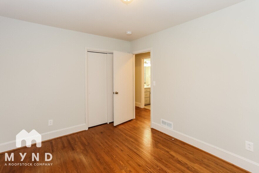 Building Photo - 1201 Manchester Ln