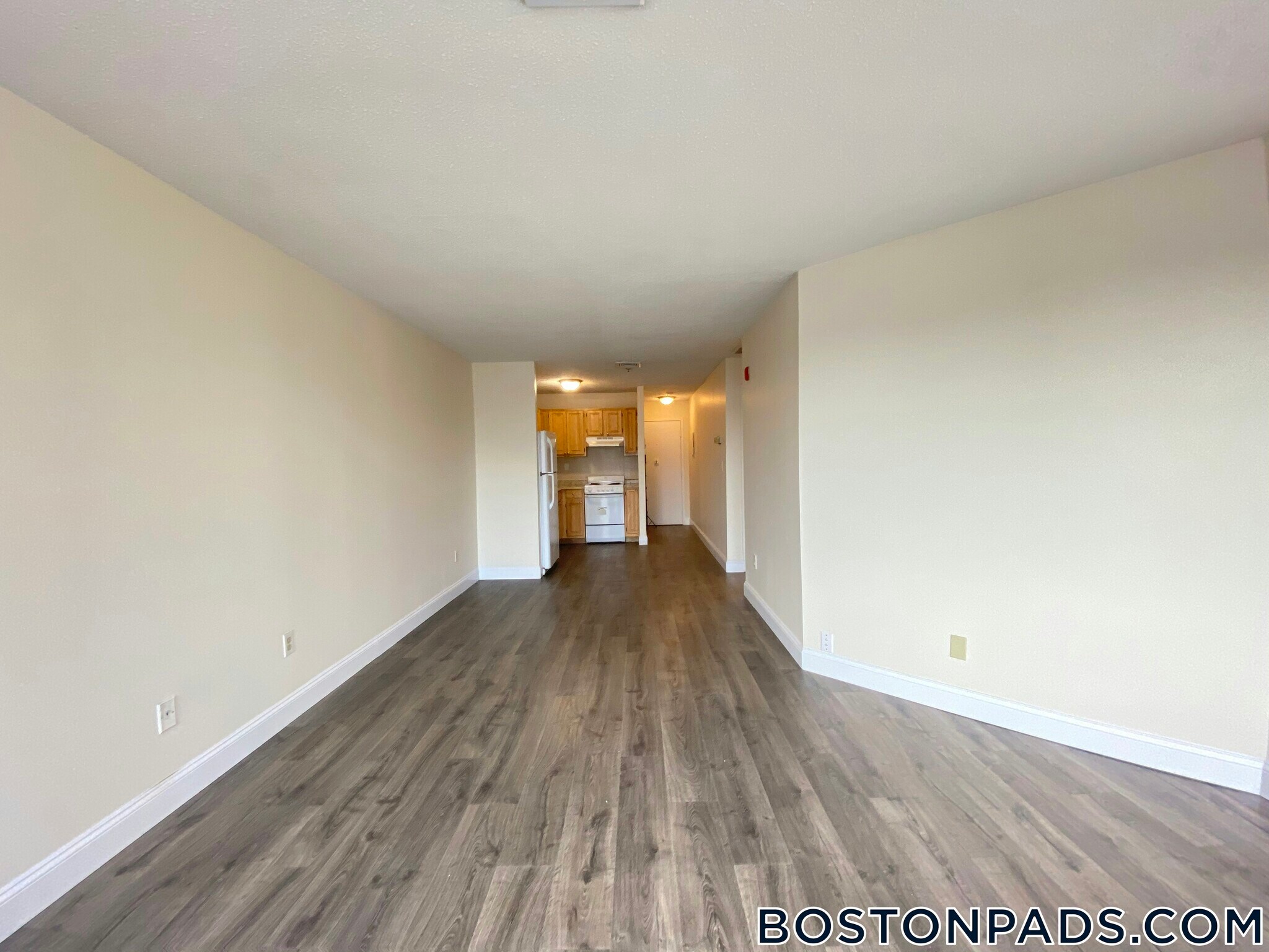Building Photo - 1126 Boylston St