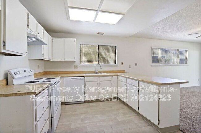 Building Photo - 6101 Tupelo Dr