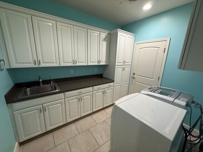 Building Photo - Beautiful Home in Springlake