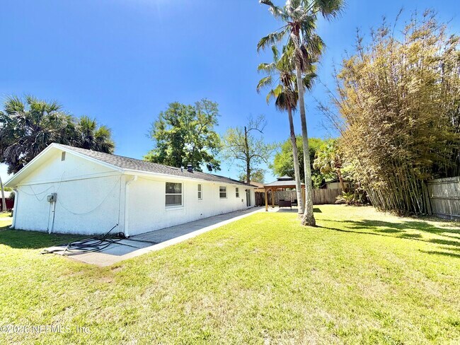 Building Photo - 25 Seatrout St