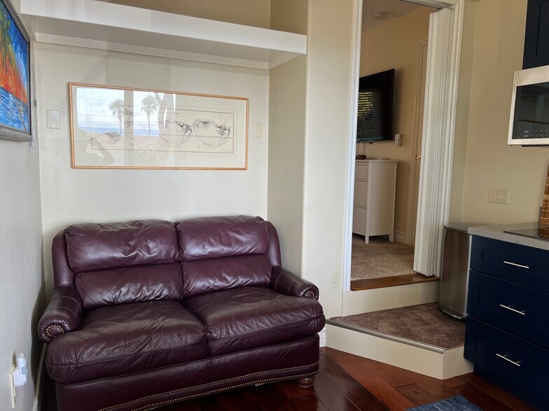 Building Photo - 1318 San Rafael Ave