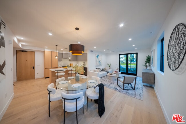 Building Photo - 10352 Riverside Dr