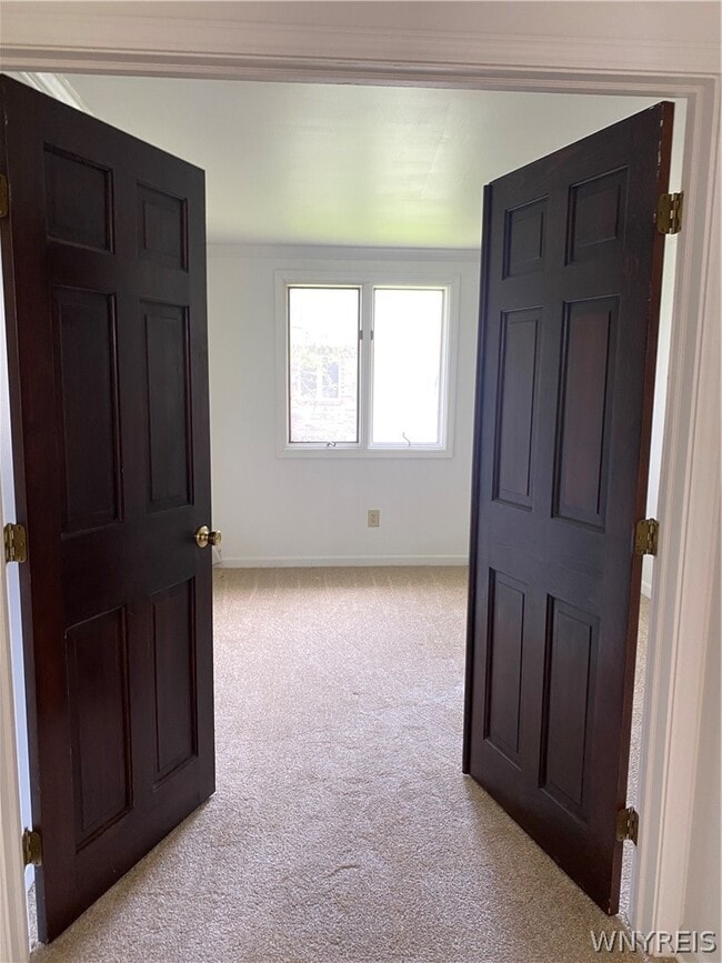Building Photo - 4585 Chestnut Ridge Rd