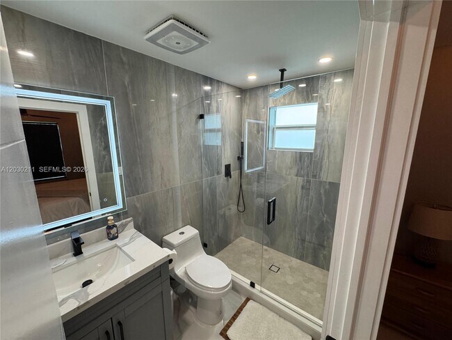 Building Photo - 50 NE 209th Terrace