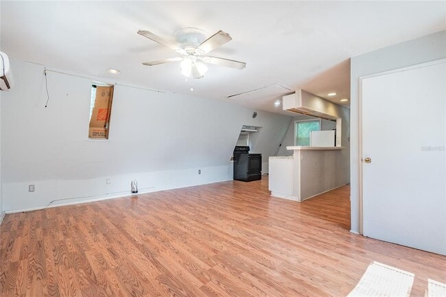 Building Photo - 3141 W Euclid Ave