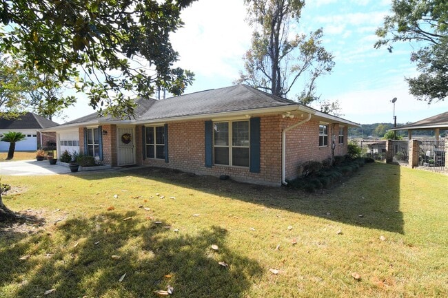 Building Photo - Location! Location!  Newly updated, 4 bedroom, 2 bath home near Perkins & Essens