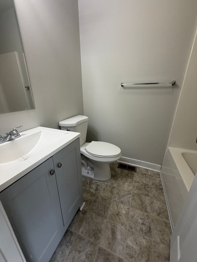 Building Photo - Rancher style home