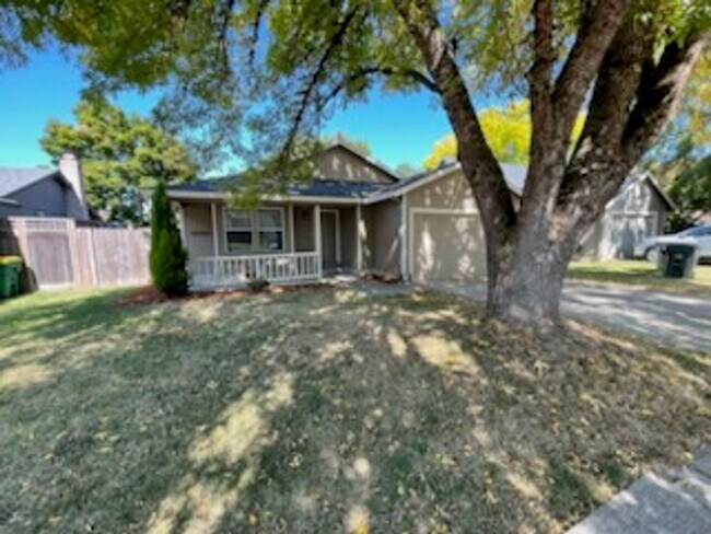 Building Photo - 17775 SW Corona Ln