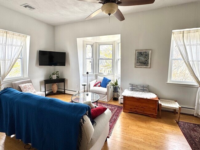 Building Photo - 4 Clifton St