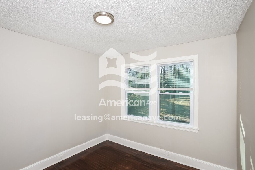 Building Photo - 901 Ashley St