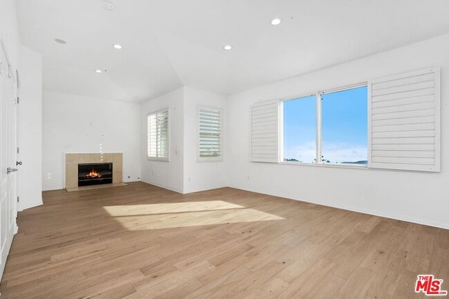 Building Photo - 16656 Cll Jermaine