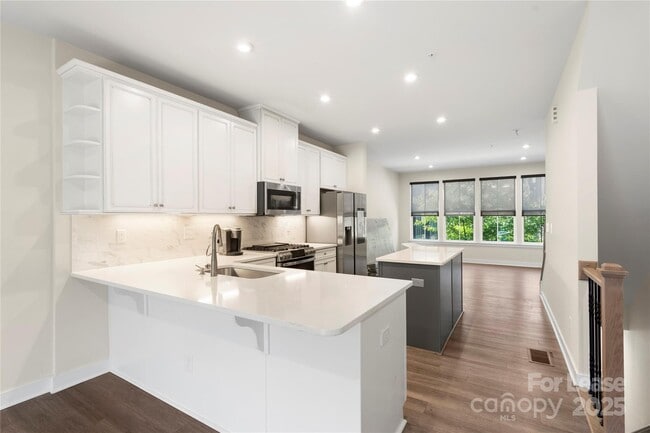 Building Photo - 128 Music Hall Wy