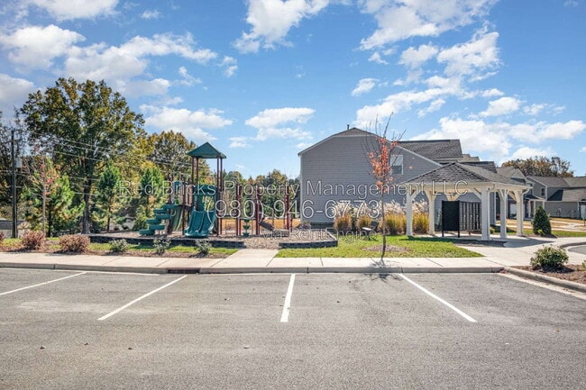 Building Photo - 10820 Tuff Ln
