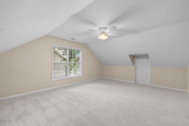 Building Photo - 108 Castlebury Creek Ct