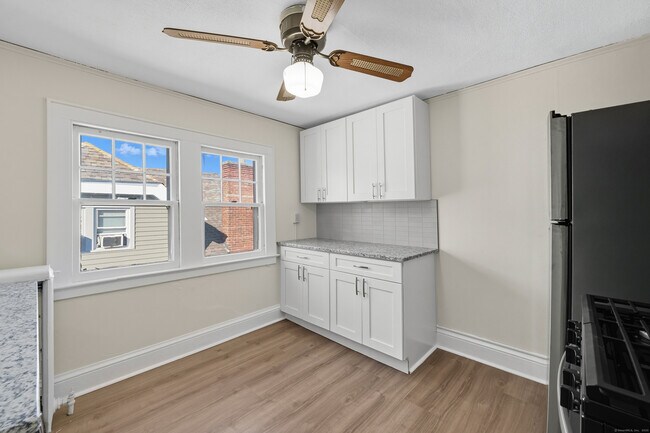 Building Photo - 91 Maplewood Ave