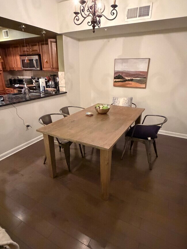 Building Photo - 1304F Garden Wall Cir