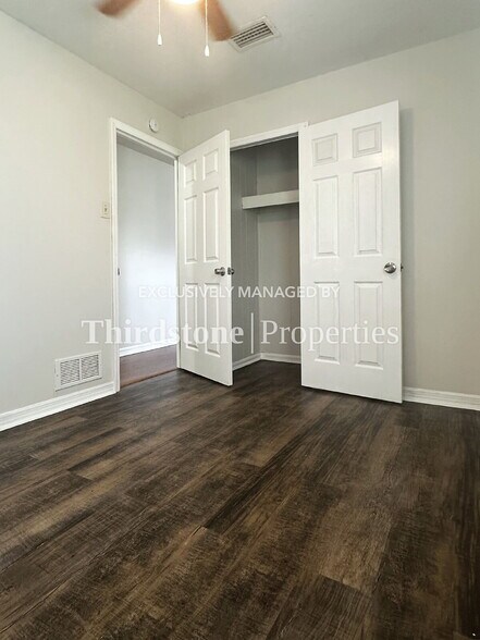 Building Photo - 1173 W 27th St