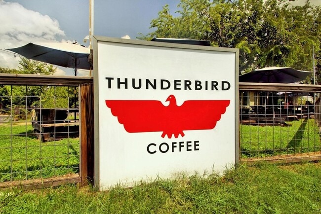 Building Photo - 1900 Cedar Ave