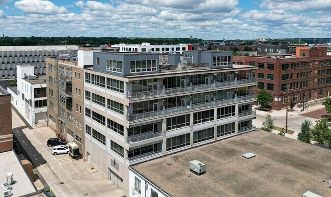 Building Photo - 901 N 3rd St
