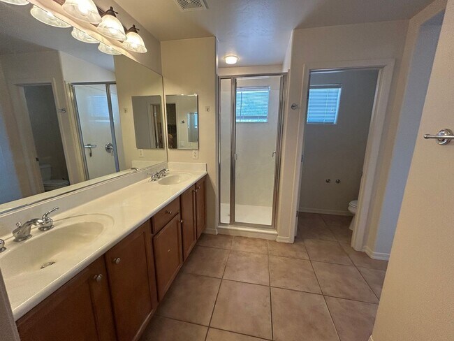 Building Photo - 13798 E Fiery Dawn Dr